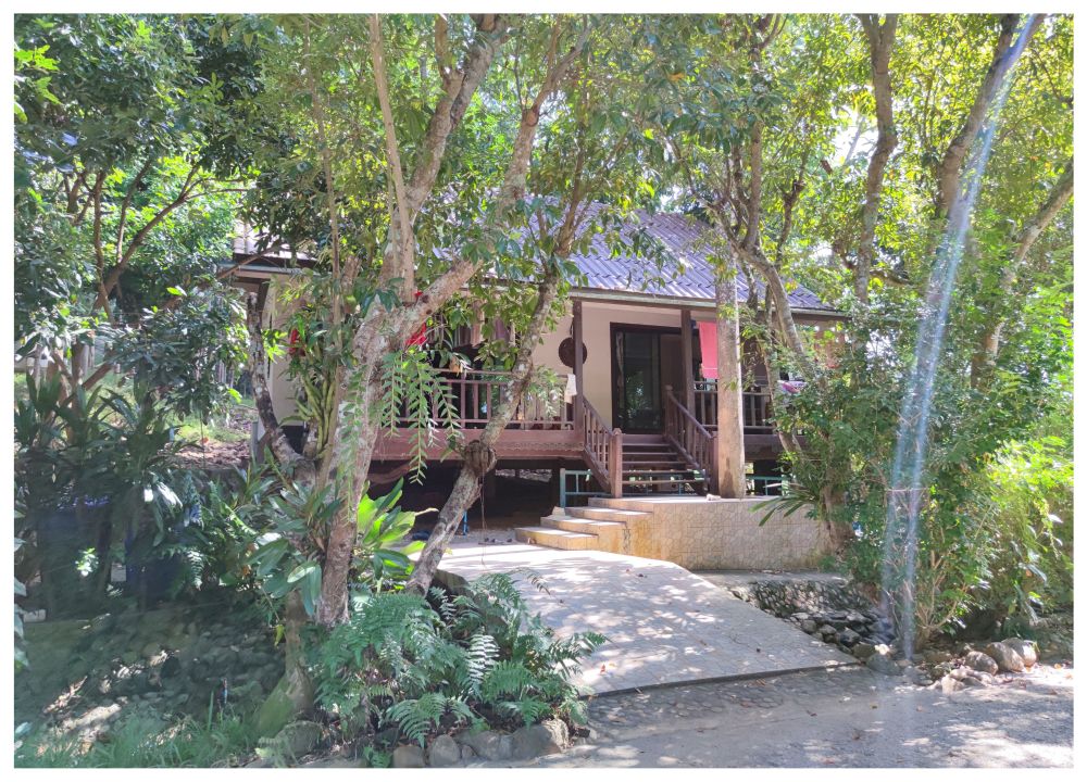 For SaleLandChiang Rai : Beautiful land for sale, near the special economic zone, Laos, area 7 rai, Chiang Saen district, Chiang Rai province.