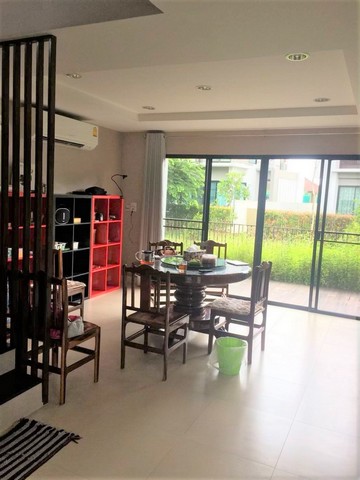 For RentHouseChiang Mai : House for rent, Ploenchit Collina Project, San Kamphaeng, Chiang Mai, size .90 sq wa, behind the house next to the garden.