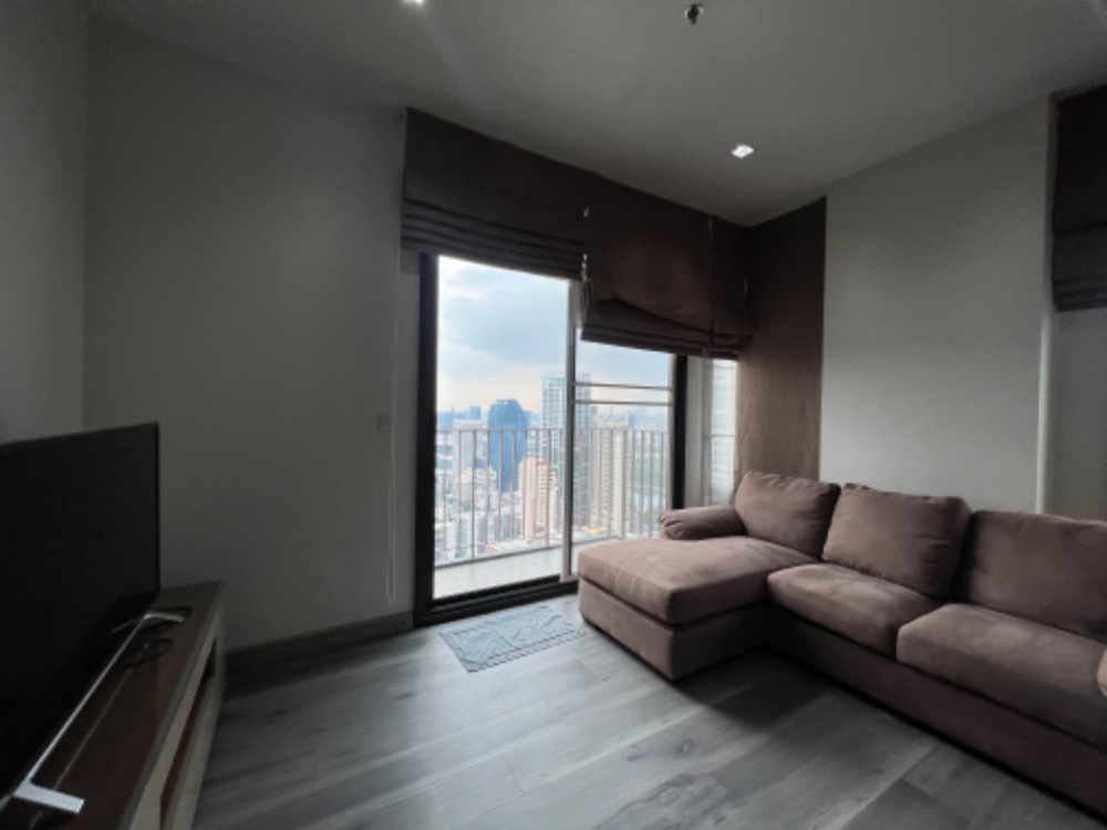 ให้เช่าคอนโดสุขุมวิท อโศก ทองหล่อ : for rent Edge 23 1 bed river view big size 🌤