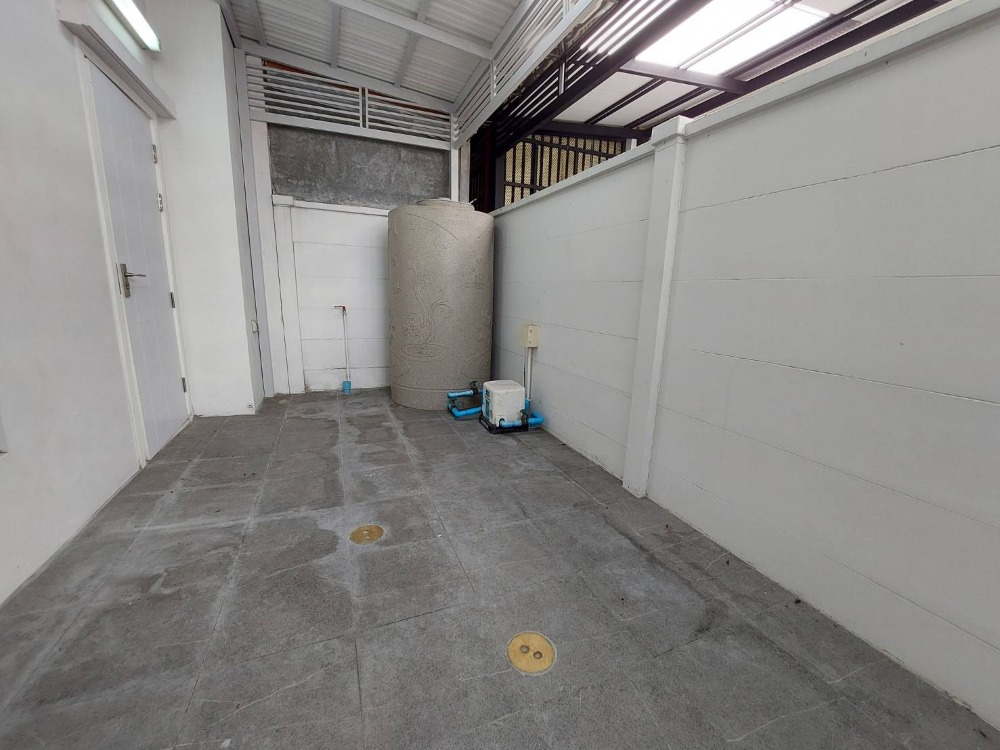 ให้เช่าทาวน์โฮมสมุทรปราการ สำโรง : ทาวน์โฮมเพล็กซ์ บางนา PLEX BANGNA ติดถนนบางนา สวย  เหมาะอยู่อาศัย และทำ Office