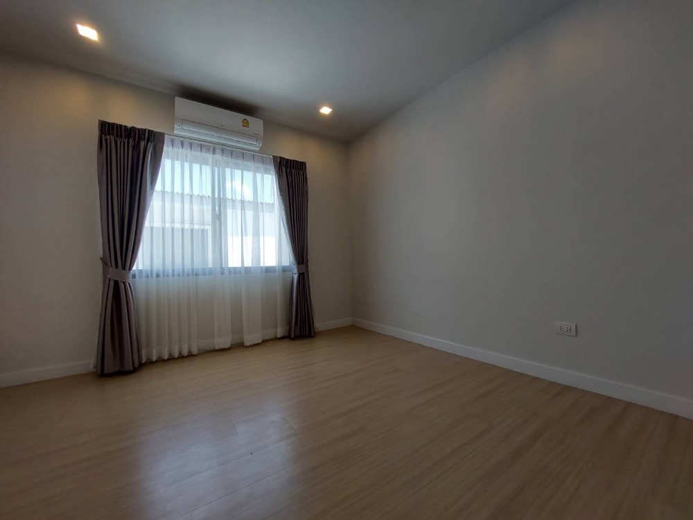 ให้เช่าทาวน์โฮมสมุทรปราการ สำโรง : ทาวน์โฮมเพล็กซ์ บางนา PLEX BANGNA ติดถนนบางนา สวย  เหมาะอยู่อาศัย และทำ Office