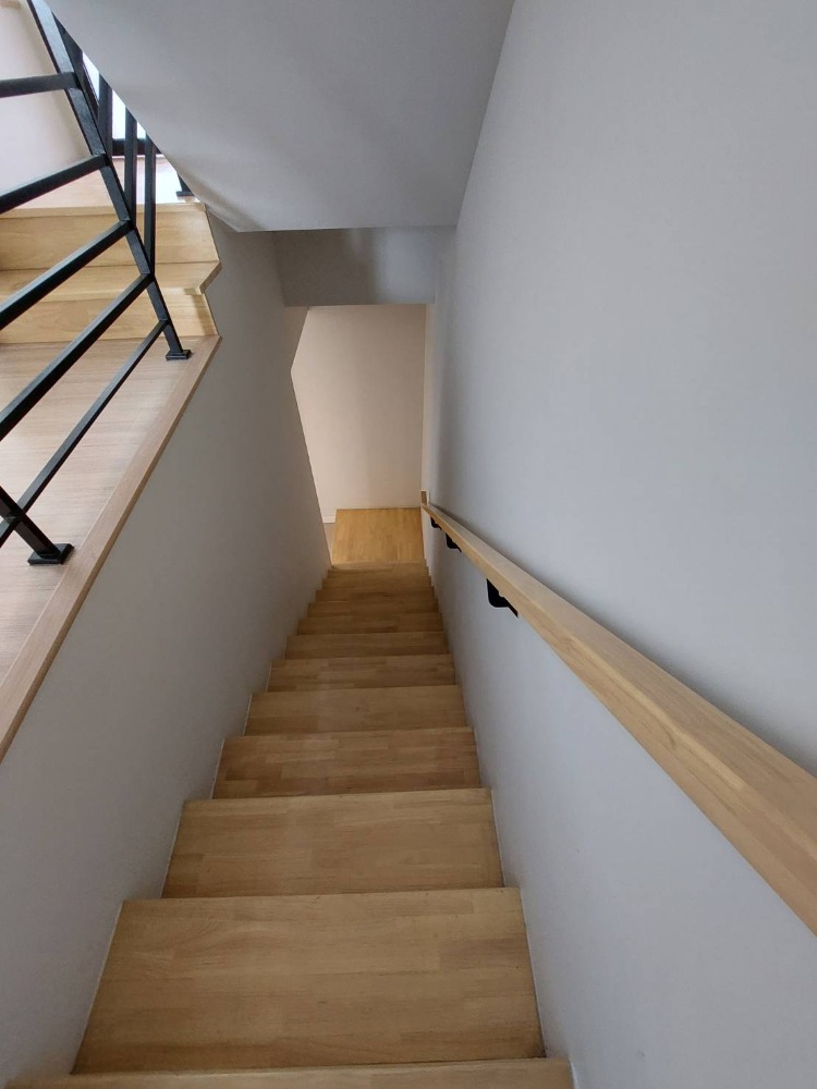 ให้เช่าทาวน์โฮมสมุทรปราการ สำโรง : ทาวน์โฮมเพล็กซ์ บางนา PLEX BANGNA ติดถนนบางนา สวย  เหมาะอยู่อาศัย และทำ Office