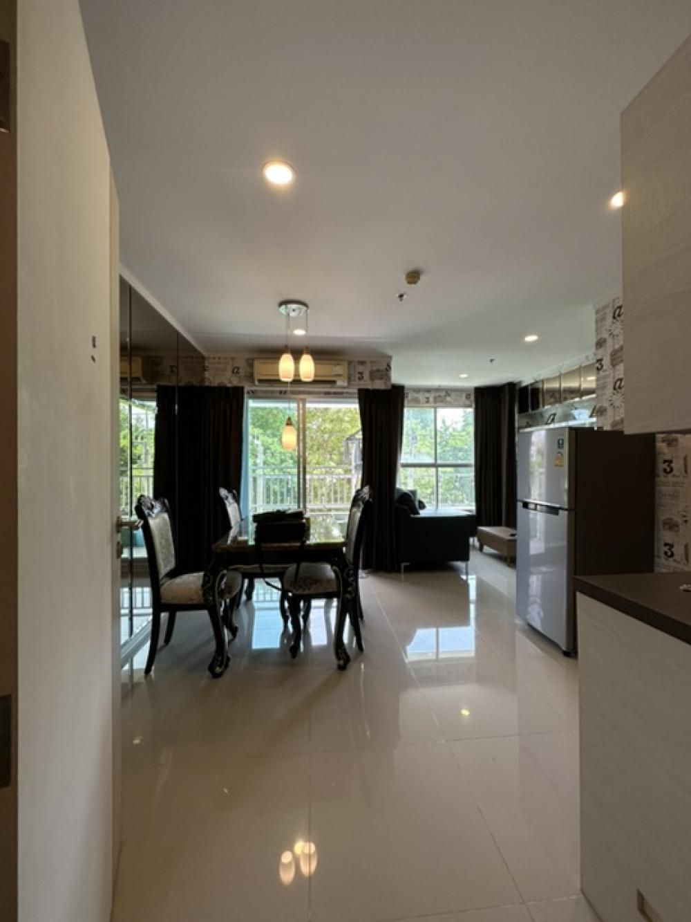 ขายคอนโดพัทยา บางแสน ชลบุรี สัตหีบ : คอนโด ลุมพินี พาร์คบีช จอมเทียน ตึก A ติดหาด ชั้น 2 ขนาดห้อง 57 ตารางเมตร ราคา 3400000 บาท