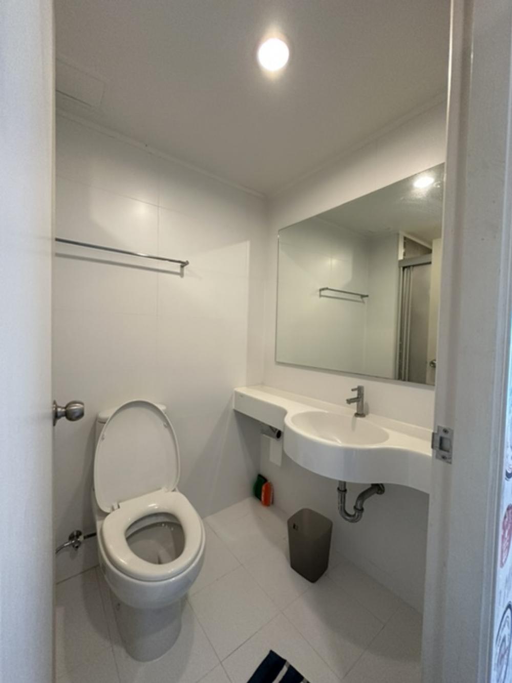 ขายคอนโดพัทยา บางแสน ชลบุรี สัตหีบ : คอนโด ลุมพินี พาร์คบีช จอมเทียน ตึก A ติดหาด ชั้น 2 ขนาดห้อง 57 ตารางเมตร ราคา 3400000 บาท