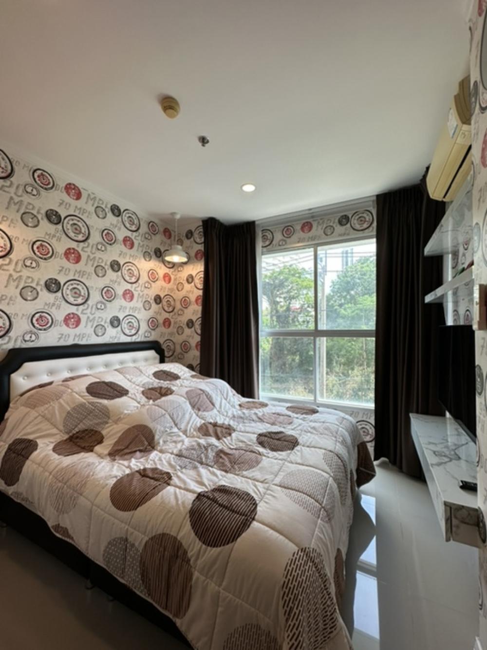 ขายคอนโดพัทยา บางแสน ชลบุรี สัตหีบ : คอนโด ลุมพินี พาร์คบีช จอมเทียน ตึก A ติดหาด ชั้น 2 ขนาดห้อง 57 ตารางเมตร ราคา 3400000 บาท