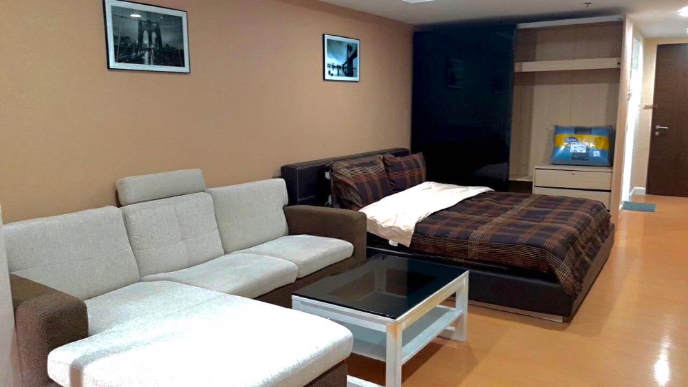 For RentCondoNana, North Nana,Sukhumvit13, Soi Nana : for rent trendy condo 1 bed special deal !!