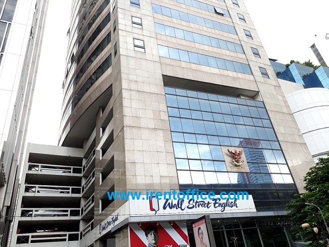 For RentOfficeSilom, Saladaeng, Bangrak : Office for rent in Silom, Sathorn, Bang Rak, Kamol Sukosol Building, size 85 sq m. or more, Silom Skytrain, Bang Rak District, next to BTS MRT Tel. 02-512-5909, 084-543-4833 www.irentoffice.com and willing to accept for sale - rent office Office space for