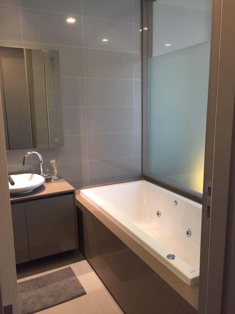 For RentCondoSilom, Saladaeng, Bangrak : Pet friendly for rent M Silom 1 bedroom good deal