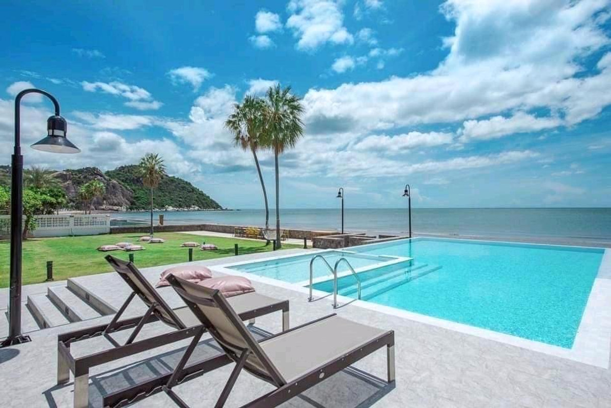 ขายหัวหิน ประจวบคีรีขันธ์ : บ้านพูลวิลล่าติดทะเลเขาเต่าหัวหิน