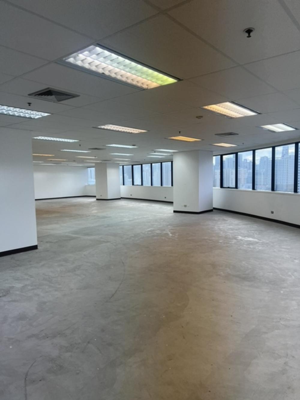For RentOfficeRama9, Petchburi, RCA : For rent Italthai Tower, 14th floor, area size 502.25, rent square meter 530 baht per 1 square meter, contract 2 years.