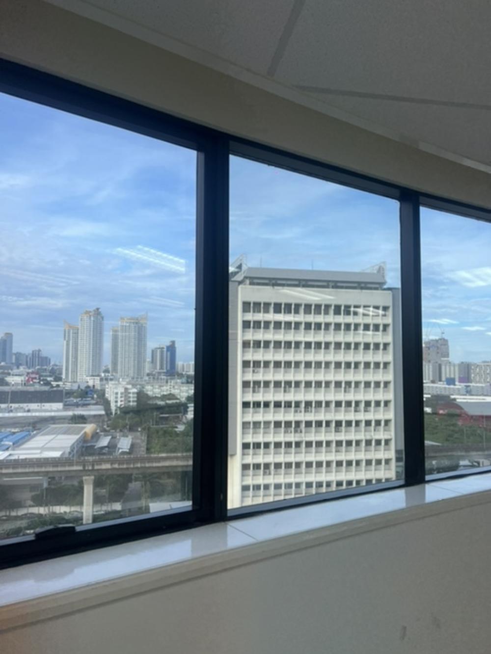 For RentOfficeRama9, Petchburi, RCA : For rent Italthai Tower, 14th floor, area size 502.25, rent square meter 530 baht per 1 square meter, contract 2 years.