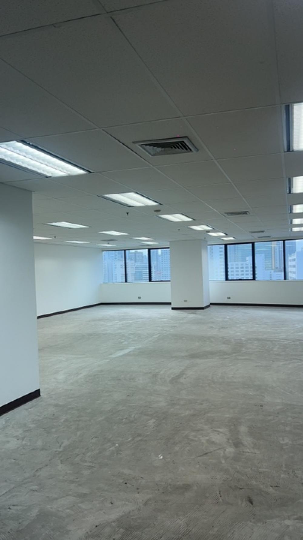 For RentOfficeRama9, Petchburi, RCA : For rent Italthai Tower, 14th floor, area size 502.25, rent square meter 530 baht per 1 square meter, contract 2 years.