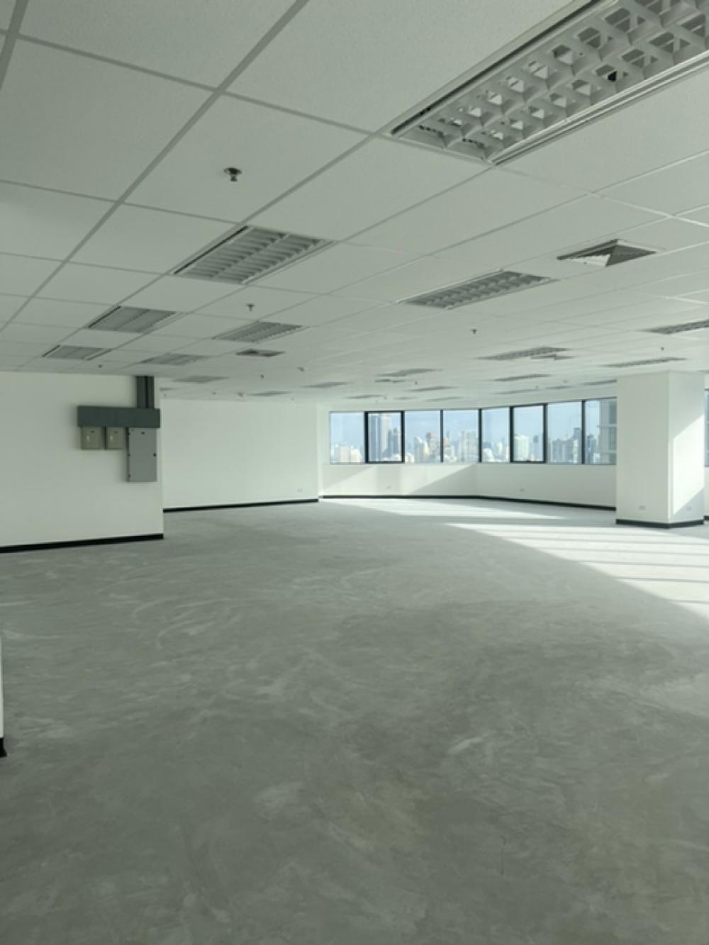 For RentOfficeRama9, Petchburi, RCA : For rent Italthai Tower, 14th floor, area size 502.25, rent square meter 530 baht per 1 square meter, contract 2 years.