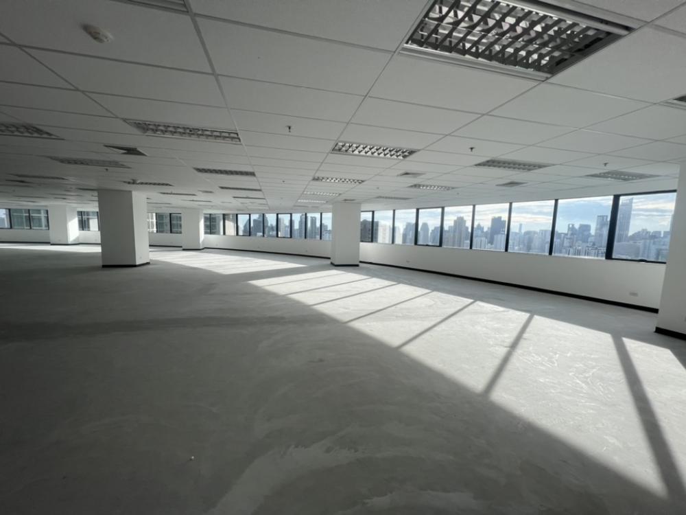 For RentOfficeRama9, Petchburi, RCA : For rent Italthai Tower, 14th floor, area size 502.25, rent square meter 530 baht per 1 square meter, contract 2 years.