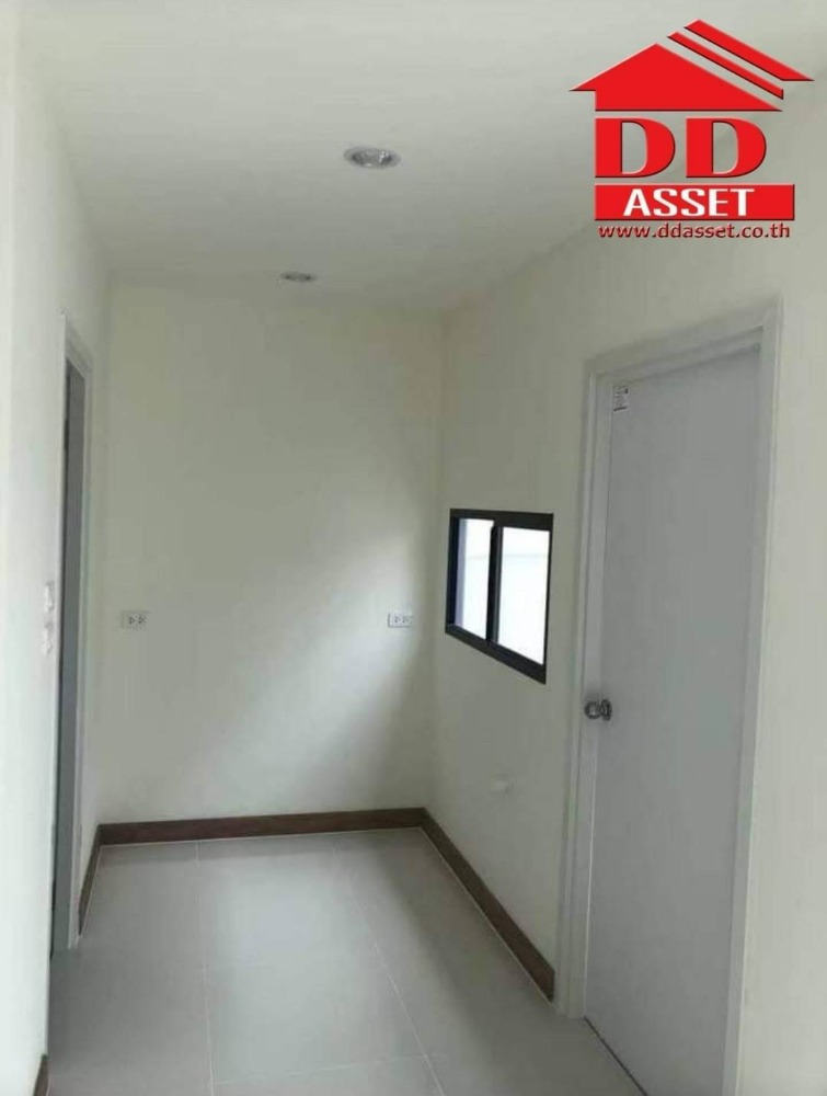 For SaleTownhomeNonthaburi, Bang Yai, Bangbuathong : 2 storey townhome for sale, The Gallery Village. Nature's Trend Rattanathibet-Ratchapruek Village on Ratchaphruek Road near Bang Phlu BTS station Access in many ways, convenient to travel.