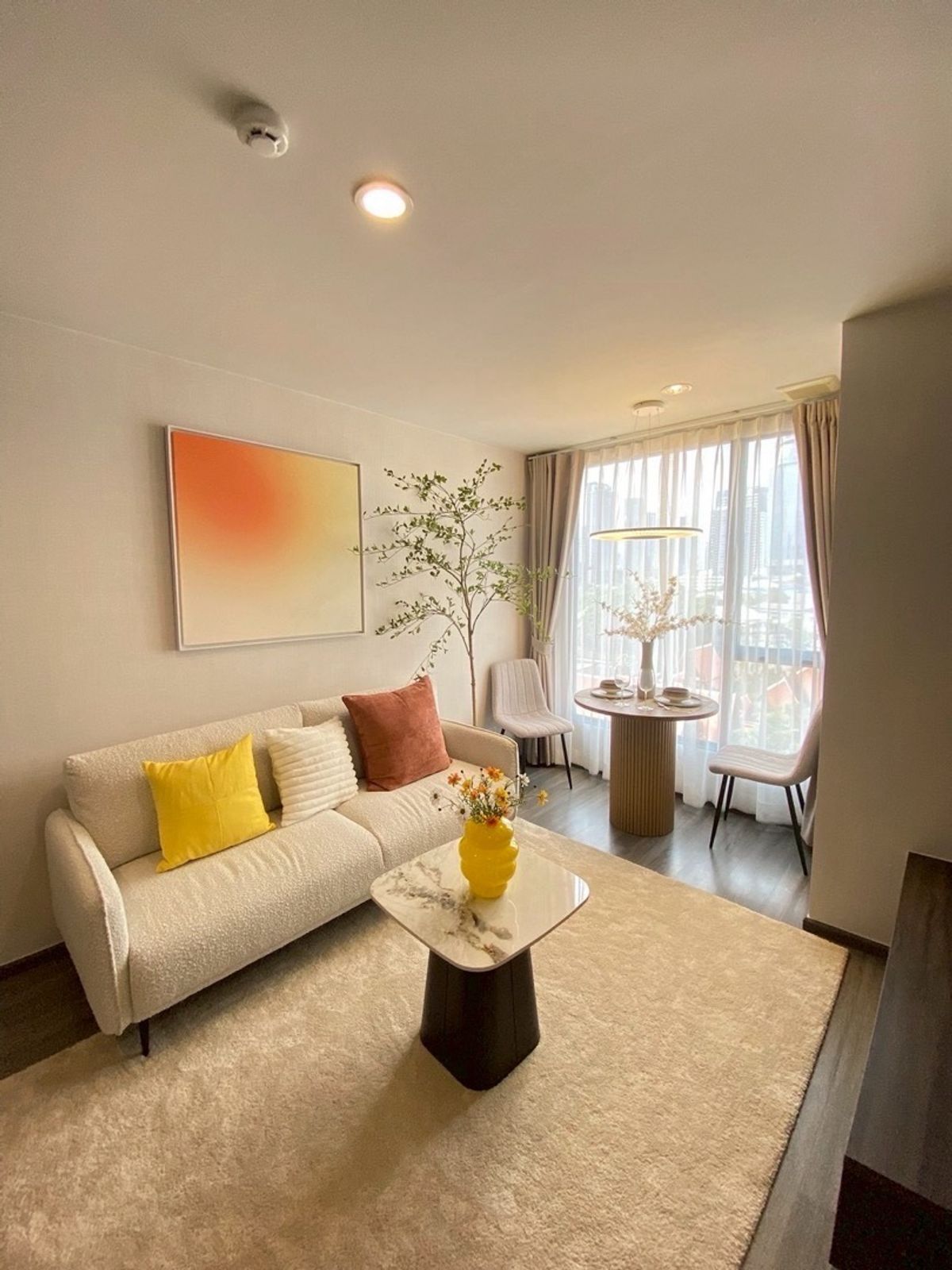 ขายคอนโดสุขุมวิท อโศก ทองหล่อ : Urgent For selling พร้อมส่วนกลาง3ปี IDEO MOBI SUKHUMVIT40 1BR 1BED Fully furnished Size 35Sqm. 3.99MB Ready to move in.
