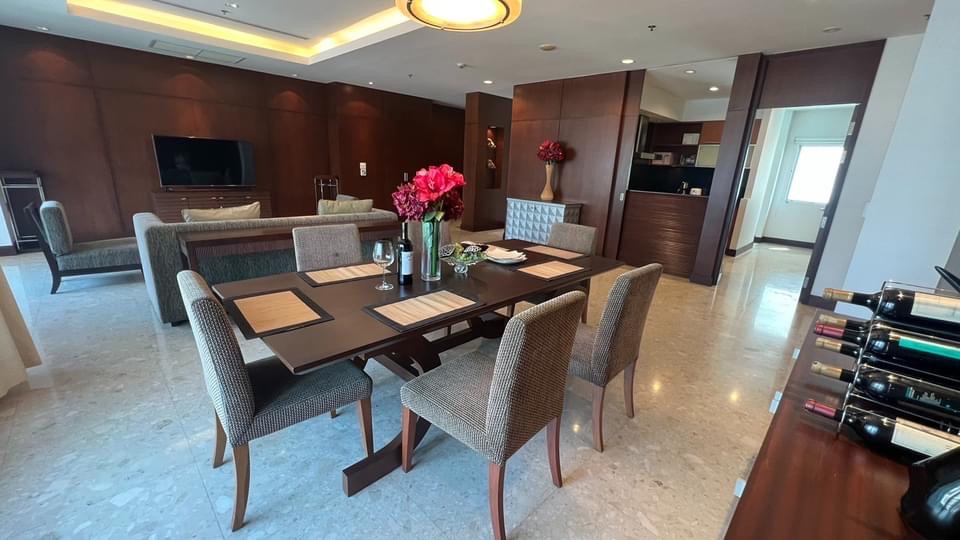 ให้เช่าคอนโดวิทยุ ชิดลม หลังสวน : Royal Residence Park 3bed 3bath 230sqm. 140,000/mth