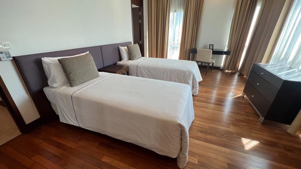 ให้เช่าคอนโดวิทยุ ชิดลม หลังสวน : Royal Residence Park 3bed 3bath 230sqm. 140,000/mth