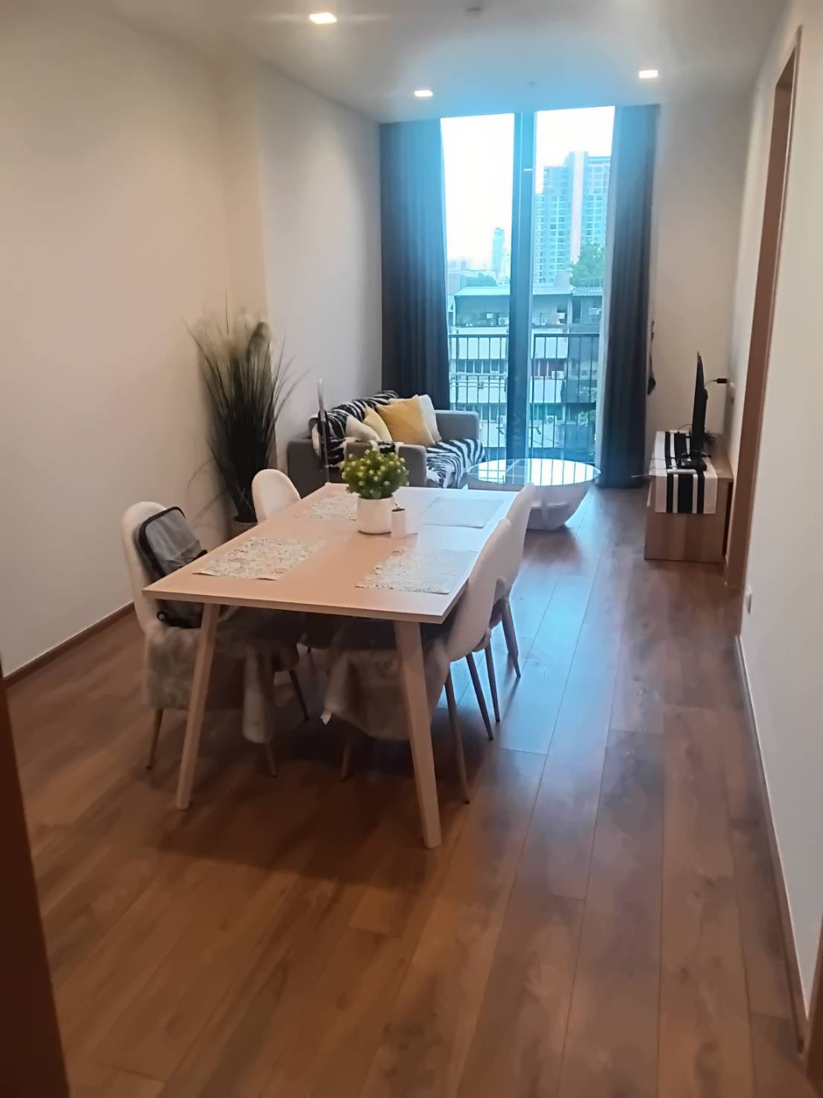 For RentCondoSukhumvit, Asoke, Thonglor : BE 33 2 Bed please add LlNE lD @806qphgn o8415o5483