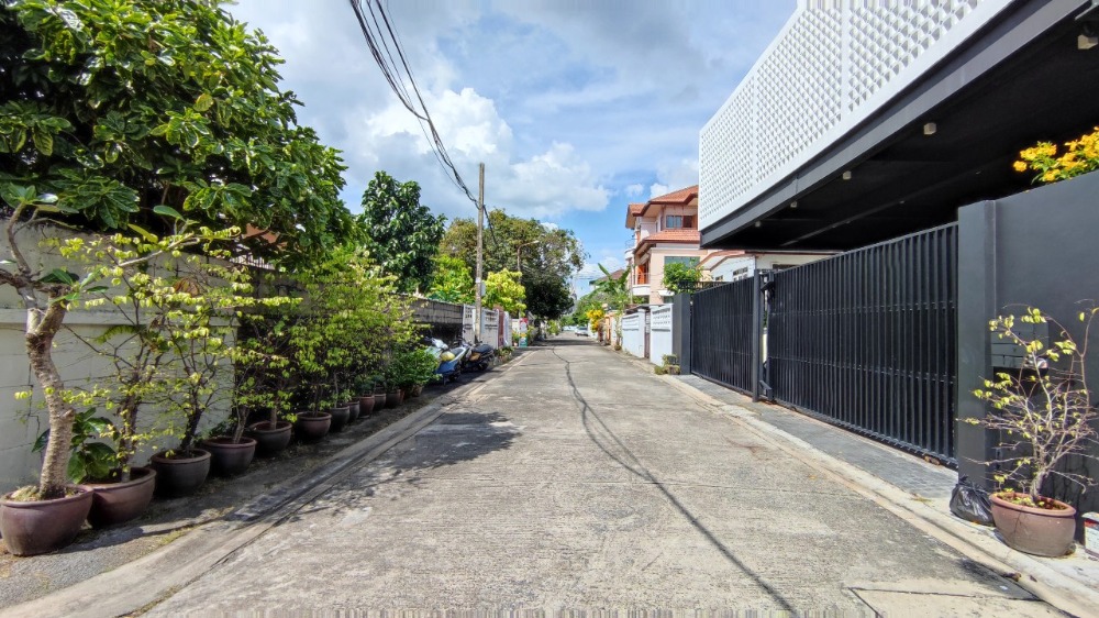 ขายที่ดินโชคชัย4 ลาดพร้าว71 : ขาย ที่ดิน 63 ตร.วา ลาดพร้าว 48 แยก 28-2 (วัฒนานิเวศน์ 5) ทำเลดี ใกล้ MRT และ BTS เข้าออกได้หลายทาง