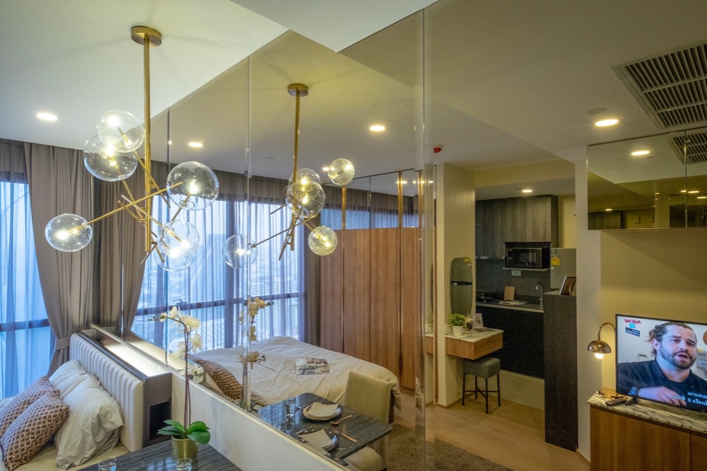 For RentCondoSiam Paragon ,Chulalongkorn,Samyan : For rent Ashton Chula Silom studio high floor nice decor