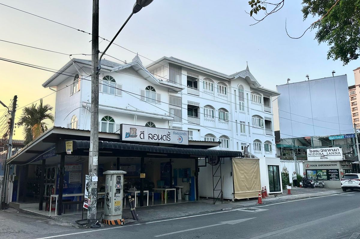ขายกิจการโรงแรม & กิจการอพาร์ตเมนต์เชียงใหม่ : ขายที่ดิน โรงแรม อาคารพาณิชย์ ติดคูเมืองเชียงใหม่ พร้อมผู้เช่า