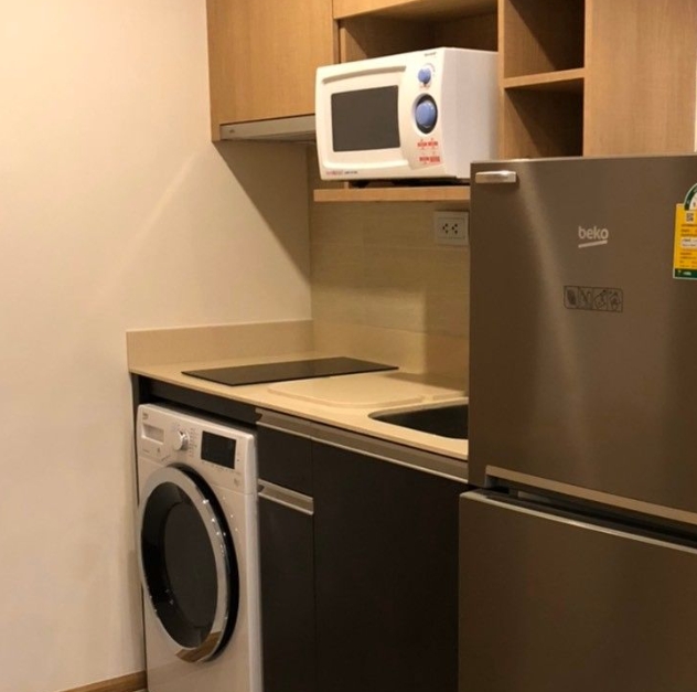 ขายคอนโดราชเทวี พญาไท : Q Chidlom 2 Bed 2 Bath 60 sq.m. 11,899,000 B 45,000 B Eng 中 日 Please add LINE ID @806qphgn o8415o5483