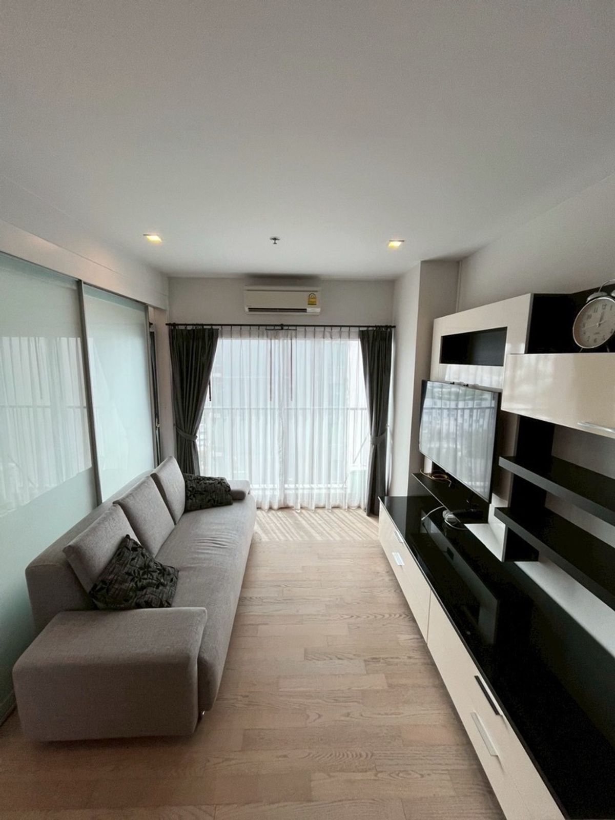 For RentCondoSukhumvit, Asoke, Thonglor : NOBLE REMIX (for rent 🚨) 1BEDROOM ready to move in (Welcome to negotiate 💯)