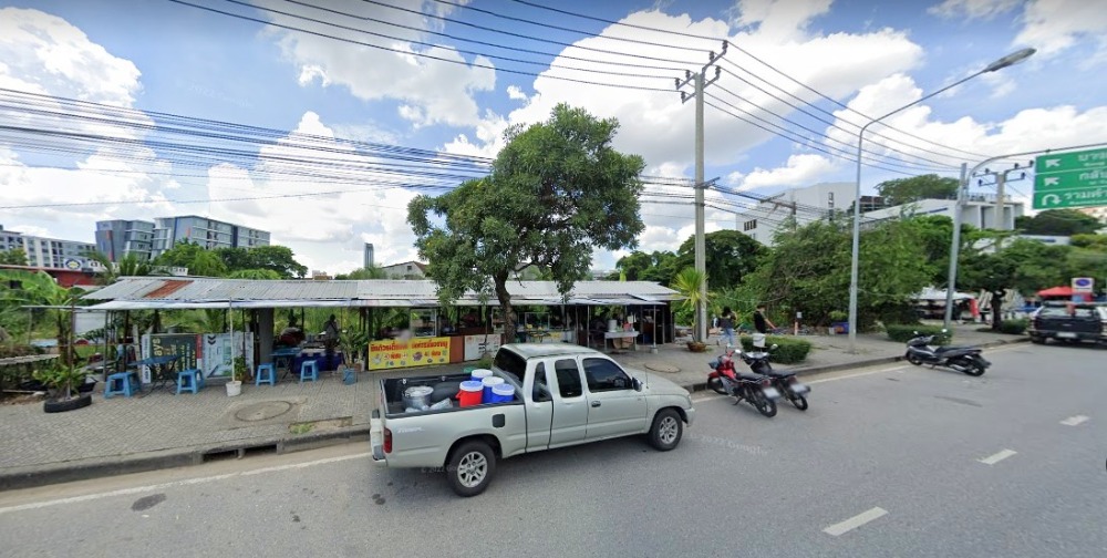 For SaleLandRamkhamhaeng, Hua Mak : Land for sale 1-3-14 rai, next to Hua Mak Road, excellent location in Ramkhamhaeng area, wide land, wide road, can build high-rise buildings.