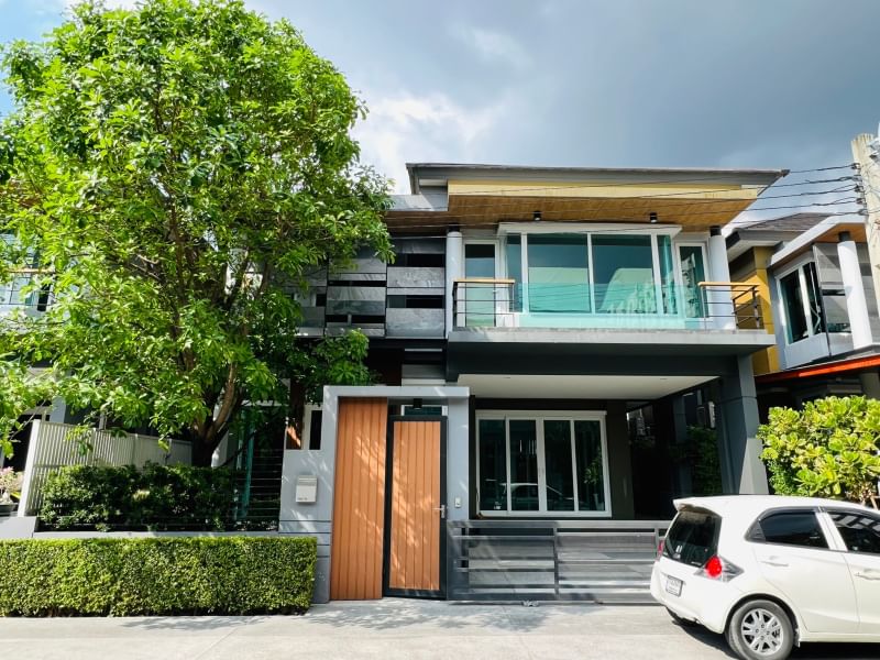ขายบ้านลาดพร้าว เซ็นทรัลลาดพร้าว : ขายด่วน บ้านใหม่ The Gallery house pattern บ้านหรู  4 นอน ใกล้ พหลโยธิน 24 ,.ใกล้เซ็นทรัลลาดพร้าว  และ รัชดา ศาลอาญา