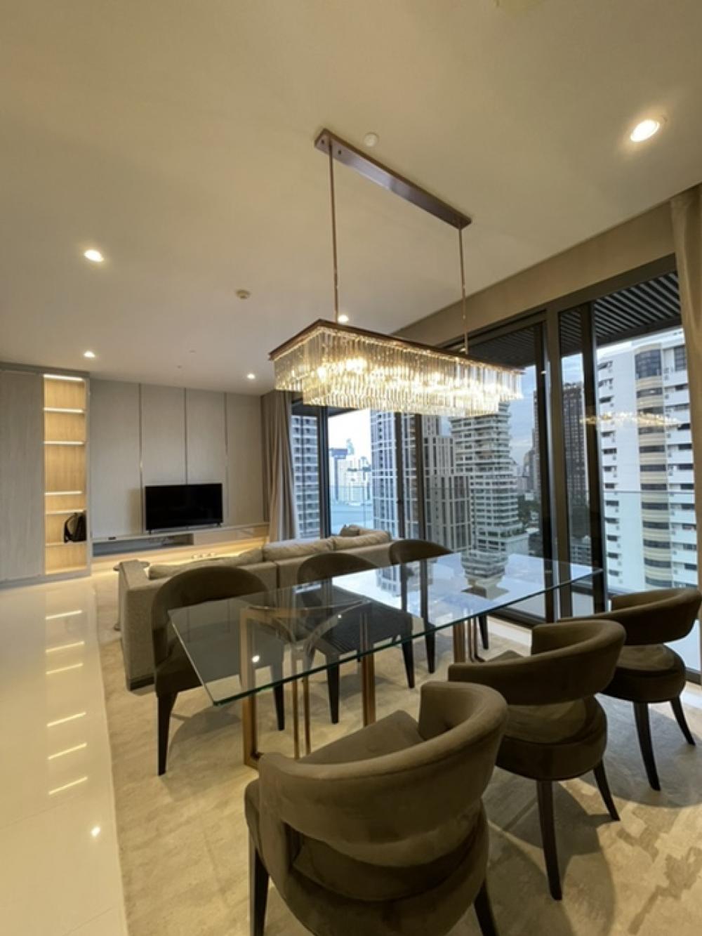ให้เช่าคอนโดสุขุมวิท อโศก ทองหล่อ : Rental : Vittorio Sukhumvit 39 , 2 Bed 3 Bath , 140 S.qm , Hight Floor