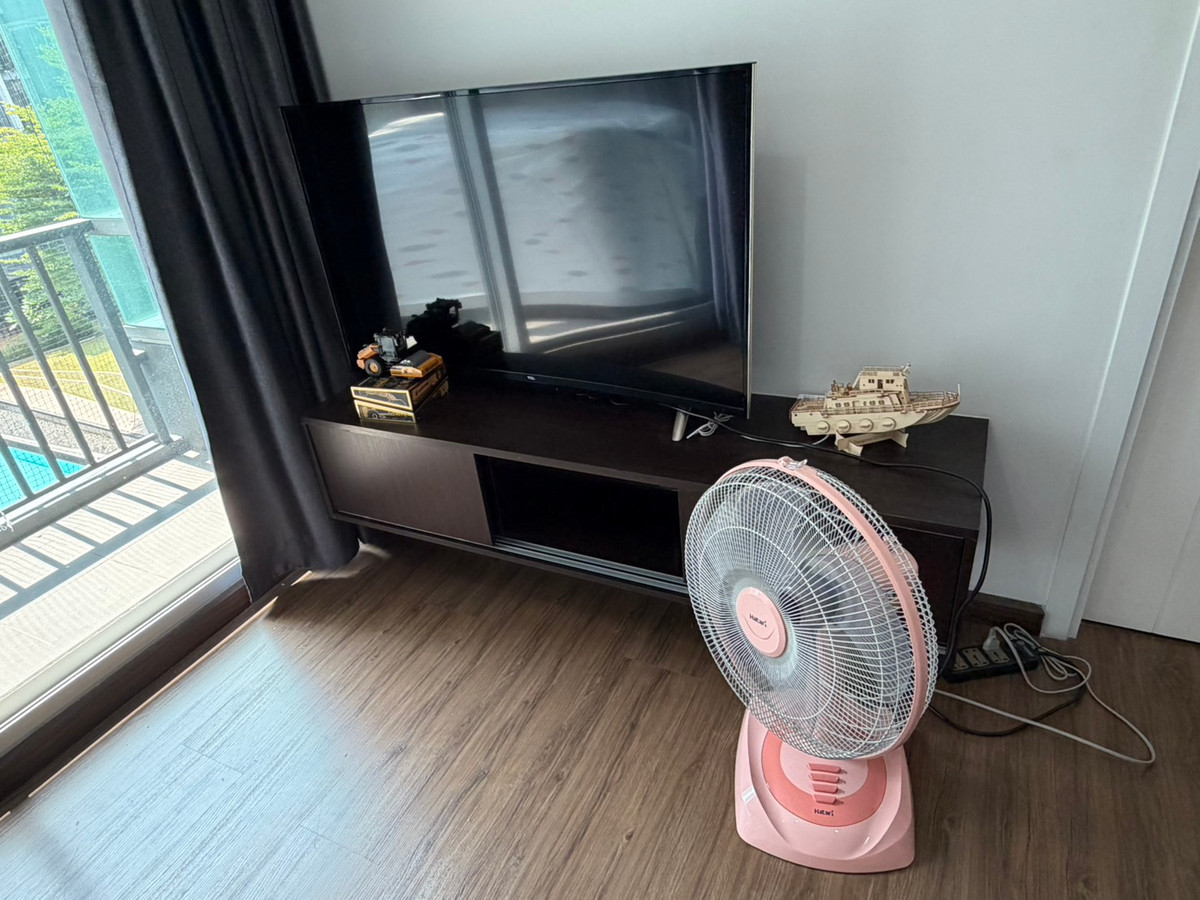 For RentCondoChaengwatana, Muangthong : Condo for rent, Hall mark Chaengwattana 17, size 34 sq m., price 9,000 baht, Building B, 8th floor, room 47/158, opposite Central Chaengwattana. Next to the main road, easy to enter and exit.  (New room ready to move in)