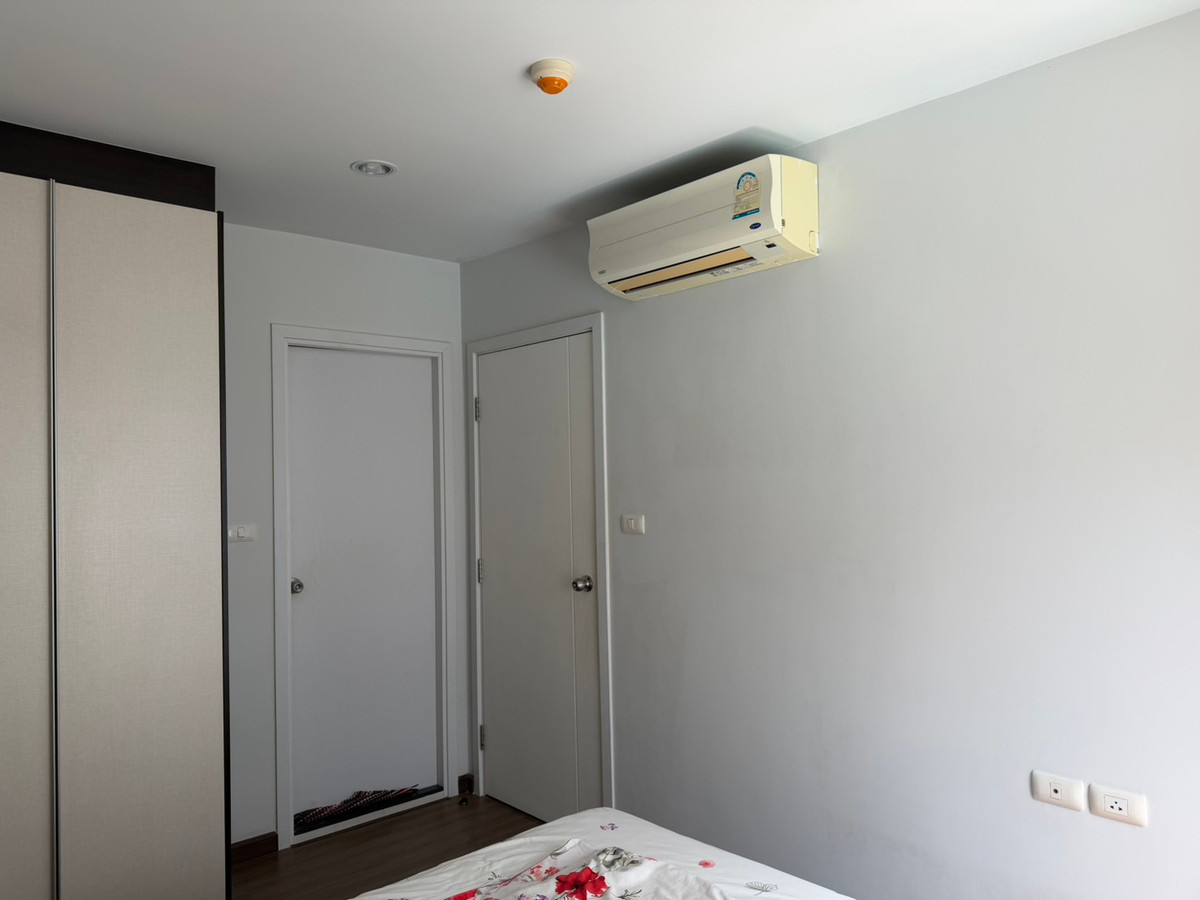 For RentCondoChaengwatana, Muangthong : Condo for rent, Hall mark Chaengwattana 17, size 34 sq m., price 9,000 baht, Building B, 8th floor, room 47/158, opposite Central Chaengwattana. Next to the main road, easy to enter and exit.  (New room ready to move in)