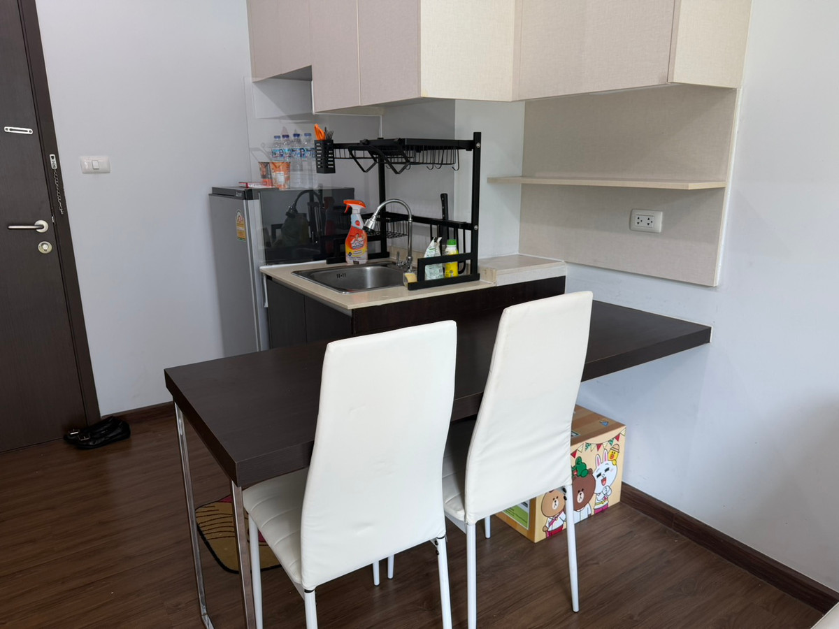 For RentCondoChaengwatana, Muangthong : Condo for rent, Hall mark Chaengwattana 17, size 34 sq m., price 9,000 baht, Building B, 8th floor, room 47/158, opposite Central Chaengwattana. Next to the main road, easy to enter and exit.  (New room ready to move in)