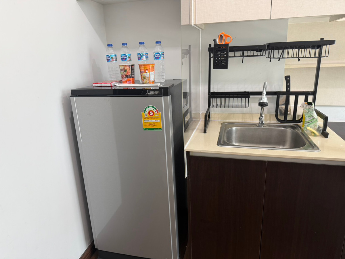 For RentCondoChaengwatana, Muangthong : Condo for rent, Hall mark Chaengwattana 17, size 34 sq m., price 9,000 baht, Building B, 8th floor, room 47/158, opposite Central Chaengwattana. Next to the main road, easy to enter and exit.  (New room ready to move in)