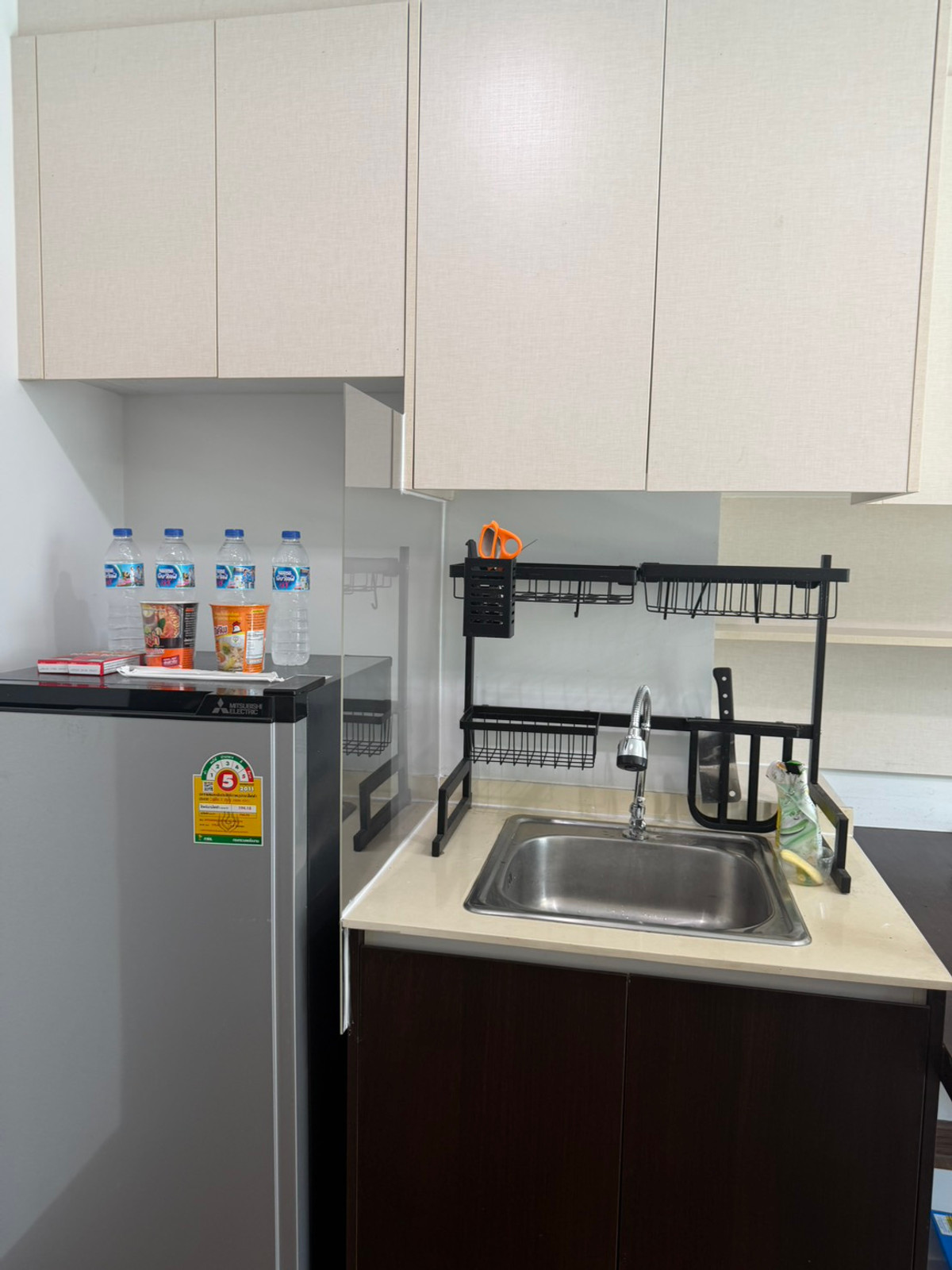 For RentCondoChaengwatana, Muangthong : Condo for rent, Hall mark Chaengwattana 17, size 34 sq m., price 9,000 baht, Building B, 8th floor, room 47/158, opposite Central Chaengwattana. Next to the main road, easy to enter and exit.  (New room ready to move in)