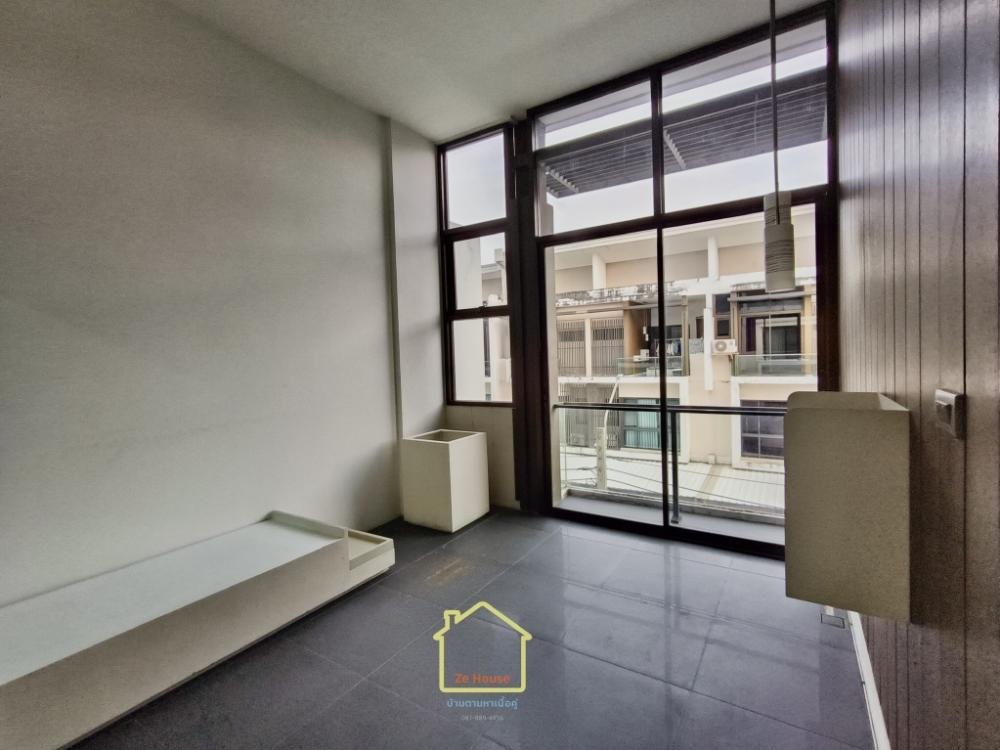 ให้เช่าทาวน์โฮมนวมินทร์ รามอินทรา : ให้เช่าทาวน์โฮม หมู่บ้าน the terrace (เดอะ เทอเรซ) ซอยรามอินทรา65 ห่างจากสถานีรถไฟฟ้าสายสีชมพู 150เมตร