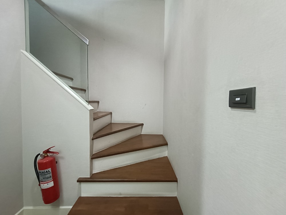 ให้เช่าทาวน์โฮมนวมินทร์ รามอินทรา : ให้เช่าทาวน์โฮม หมู่บ้าน the terrace (เดอะ เทอเรซ) ซอยรามอินทรา65 ห่างจากสถานีรถไฟฟ้าสายสีชมพู 150เมตร