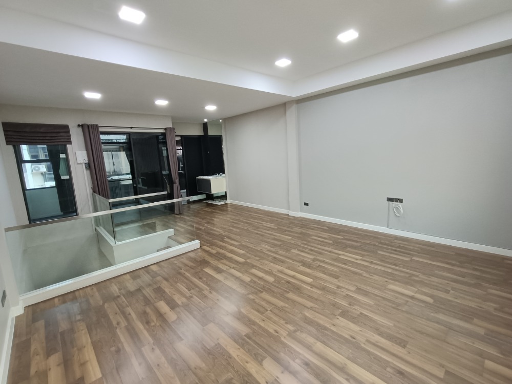 ให้เช่าทาวน์โฮมนวมินทร์ รามอินทรา : ให้เช่าทาวน์โฮม หมู่บ้าน the terrace (เดอะ เทอเรซ) ซอยรามอินทรา65 ห่างจากสถานีรถไฟฟ้าสายสีชมพู 150เมตร