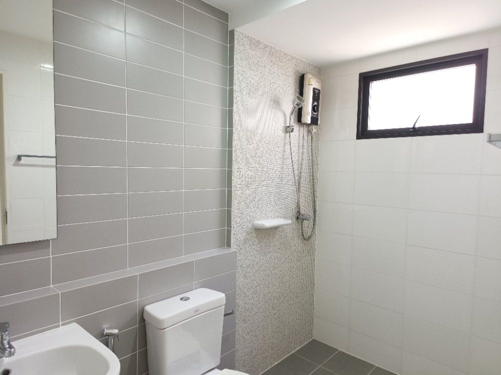 ให้เช่าทาวน์โฮมนวมินทร์ รามอินทรา : ให้เช่าทาวน์โฮม หมู่บ้าน the terrace (เดอะ เทอเรซ) ซอยรามอินทรา65 ห่างจากสถานีรถไฟฟ้าสายสีชมพู 150เมตร