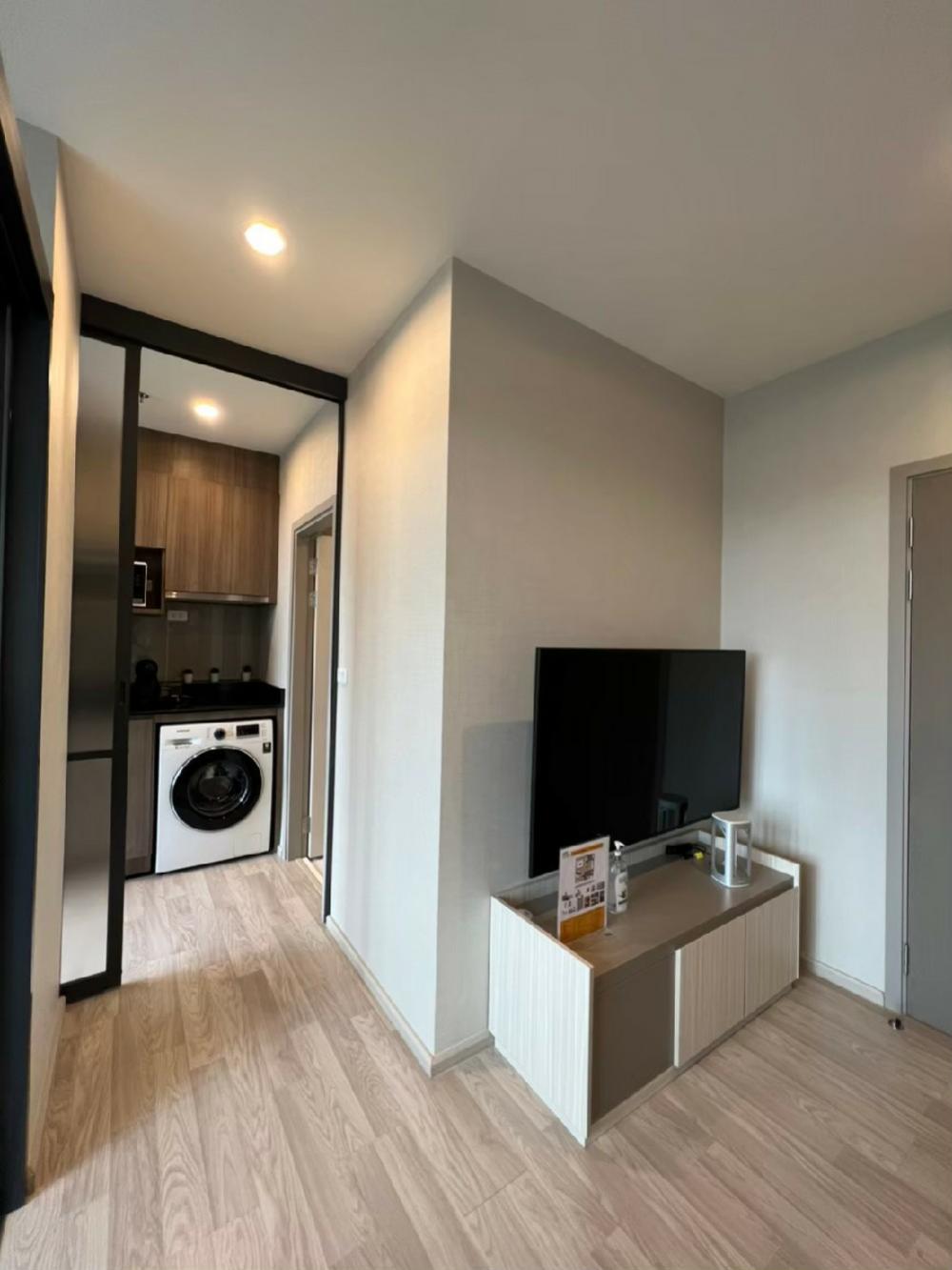 For SaleCondoBangna, Bearing, Lasalle : 1 bedroom 2.79 million 📍Free central for 3 years 😲📍 Hot sale 🎉 Fully furnished room, can carry the bag and move in Beautiful room, fully furnished with furniture @Ideo Mobi Sukhumvit Eastpoint