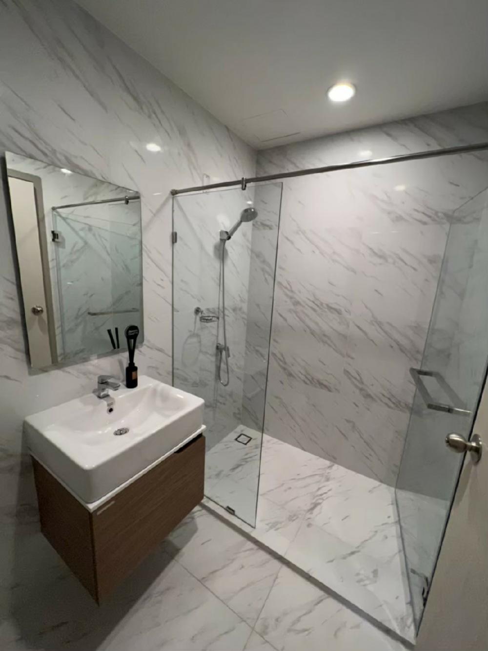 For SaleCondoBangna, Bearing, Lasalle : 1 bedroom 2.79 million 📍Free central for 3 years 😲📍 Hot sale 🎉 Fully furnished room, can carry the bag and move in Beautiful room, fully furnished with furniture @Ideo Mobi Sukhumvit Eastpoint