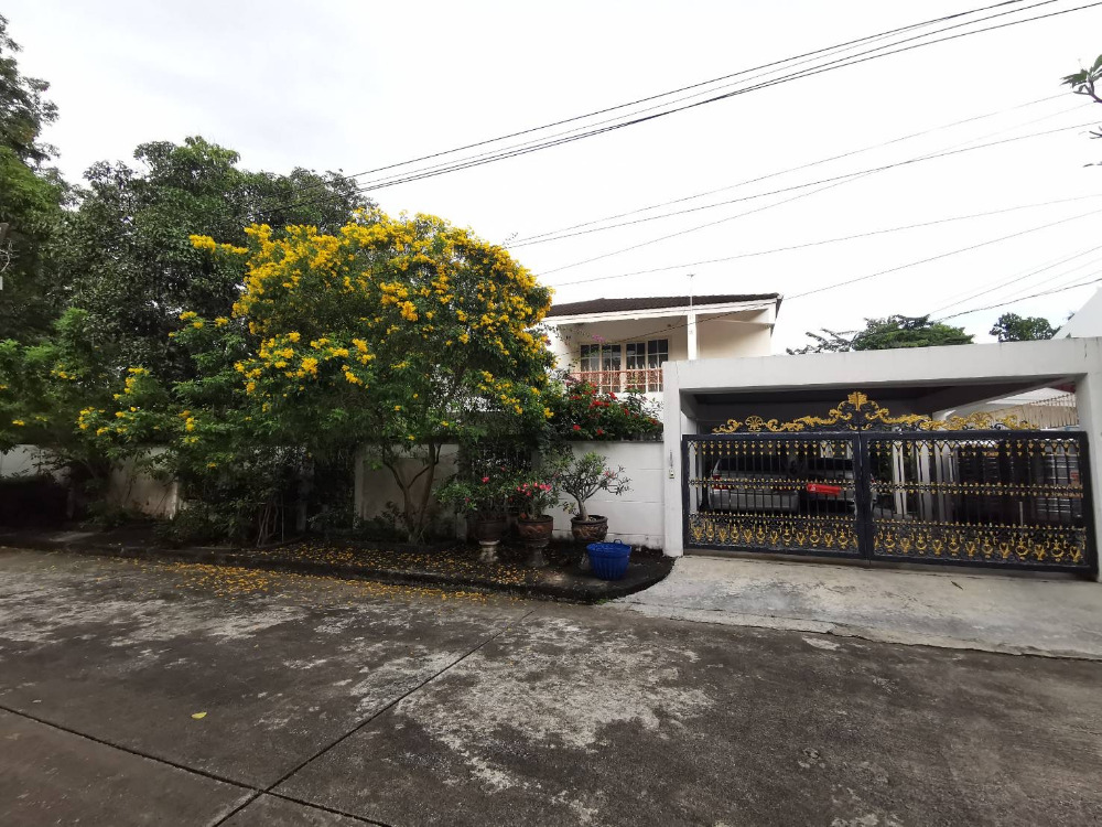 ขายบ้านพัฒนาการ ศรีนครินทร์ : Panya Village Pattanakarn 30  128sqwah 28,000,000 Am: 0656199198