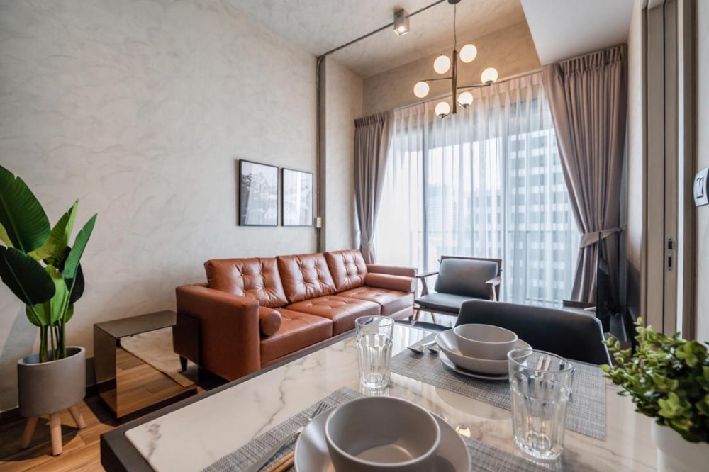 ให้เช่าคอนโดสุขุมวิท อโศก ทองหล่อ : ให้เช่า คอนโด The Lofts Asoke, อบอุ่น น่าอยู่ !! ห่าง MRT เพชรบุรี 200 ม., 35 ตรม., ชั้น 27, 1 นอน