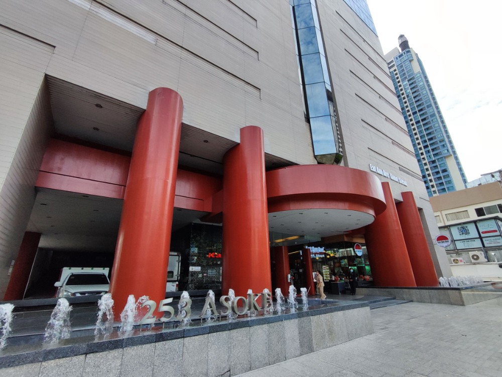 ให้เช่าสำนักงานสุขุมวิท อโศก ทองหล่อ : ให้เช่า ออฟฟิศ Office พื้นที่สำนักงาน (Office For Rent) อาคาร 253 อโศก ( 253 Asoke Building ) ขนาด 52 ตร.ม. ชั้น15 ( ราคา 650 บาท/ตร.ม.) ใกล้รถไฟฟ้า BTSอโศก, รถไฟฟ้าใต้ดิน MRTสุขุมวิท, MRTเพชรบุรี, Terminal21
