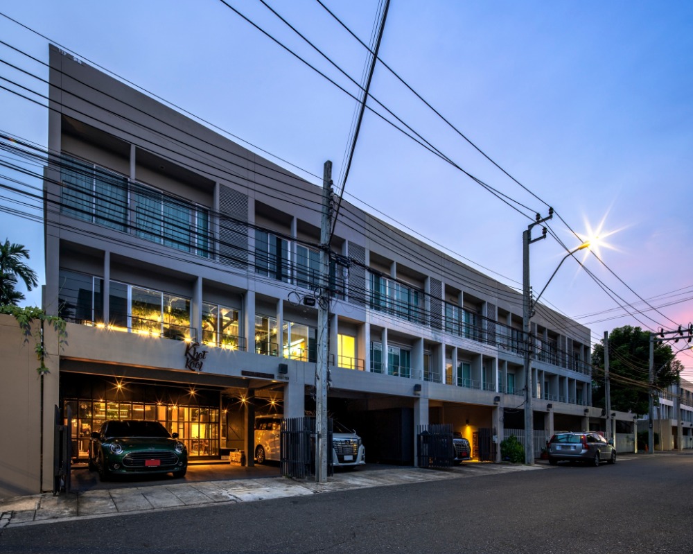 ขายทาวน์โฮมพัฒนาการ ศรีนครินทร์ : โฮมออฟฟิศ โนเบิล คิวบ์ พัฒนาการ / 1 ห้องนอน (ขาย), Noble Cube Pattanakarn / Home Office 1 Bedroom (FOR SALE) PALM637