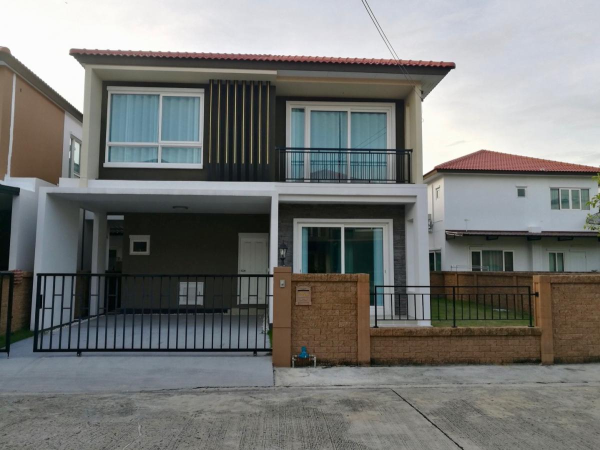 For SaleHousePattanakan, Srinakarin : Sale with tenant, detached house, luxury house near Golden Village Lake, On Nut-Phatthanakan, behind the corner, area 45 sq.w., built-in, near Airport Link Ban Thap Chang