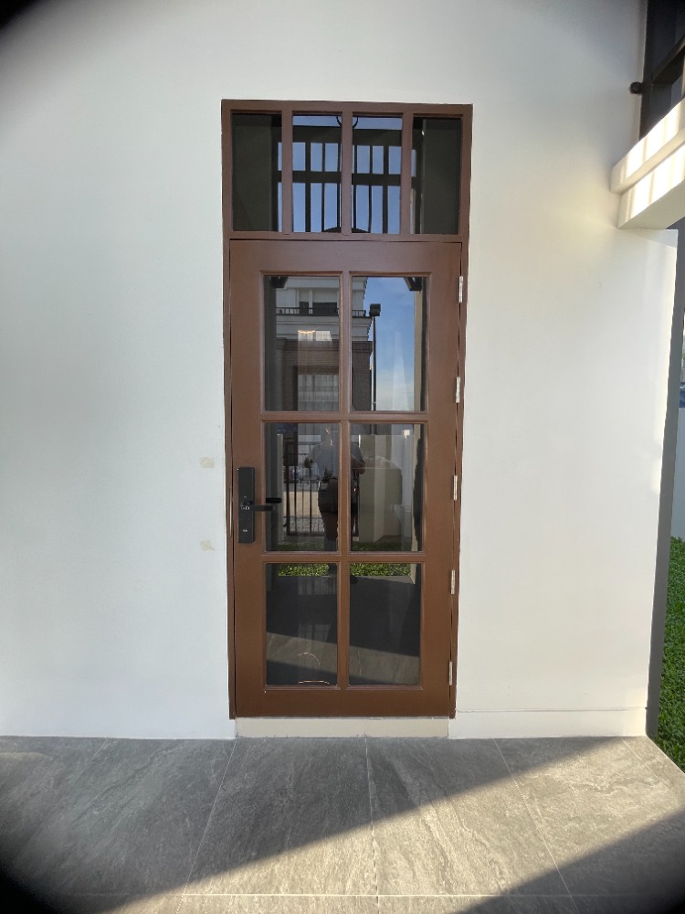 For SaleHousePathum Thani,Rangsit, Thammasat : Luxury 3-storey detached house for sale, Baan Nara Wongwaen-Ramintra, Modern European style, fully furnished. Near the entrance to the Chalong Rat Expressway (Chatuchot checkpoint), Fashion Island and The Promenade, Synphaet Hospital