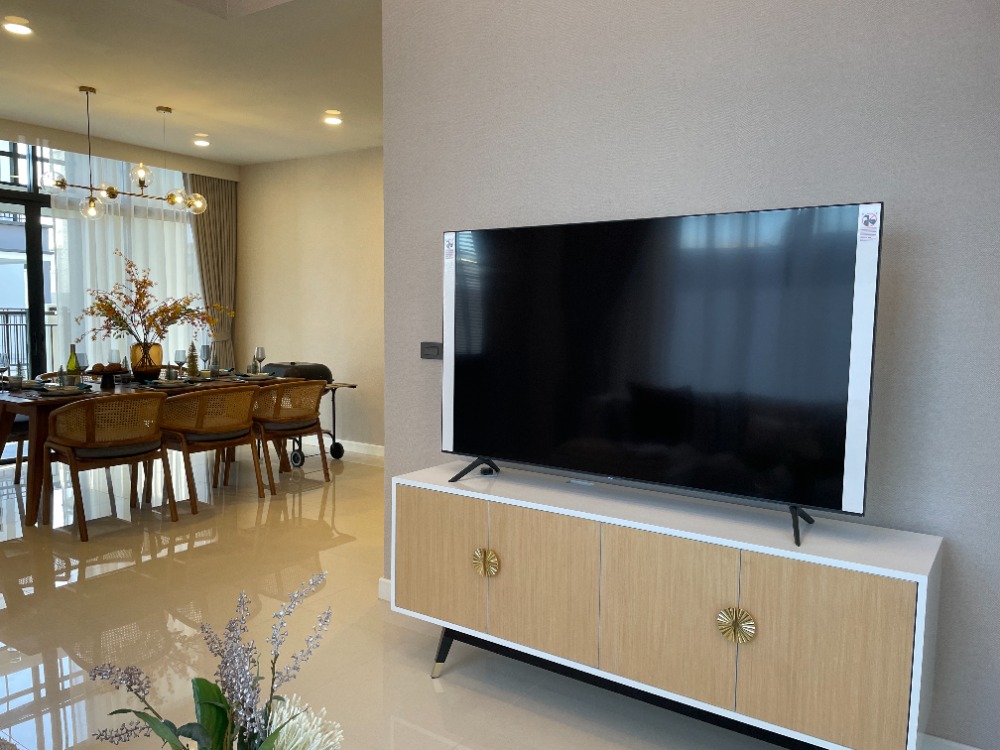 For SaleHousePathum Thani,Rangsit, Thammasat : Luxury 3-storey detached house for sale, Baan Nara Wongwaen-Ramintra, Modern European style, fully furnished. Near the entrance to the Chalong Rat Expressway (Chatuchot checkpoint), Fashion Island and The Promenade, Synphaet Hospital