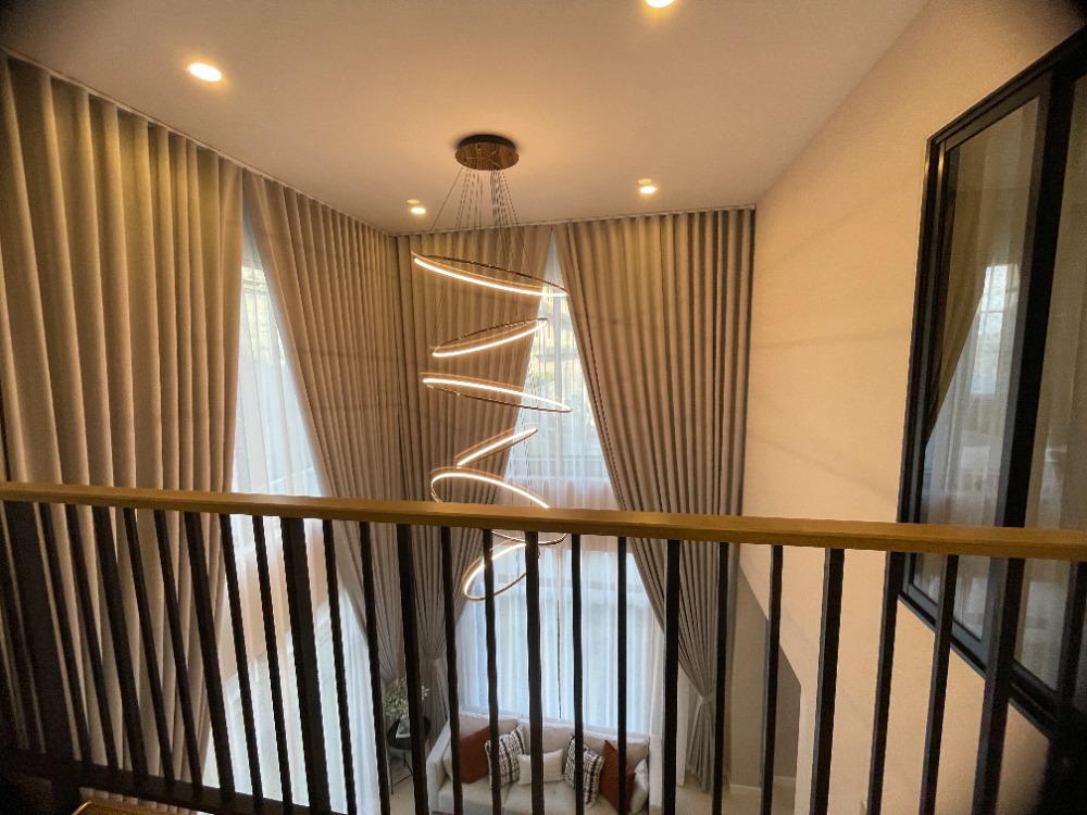 For SaleHousePathum Thani,Rangsit, Thammasat : Luxury 3-storey detached house for sale, Baan Nara Wongwaen-Ramintra, Modern European style, fully furnished. Near the entrance to the Chalong Rat Expressway (Chatuchot checkpoint), Fashion Island and The Promenade, Synphaet Hospital